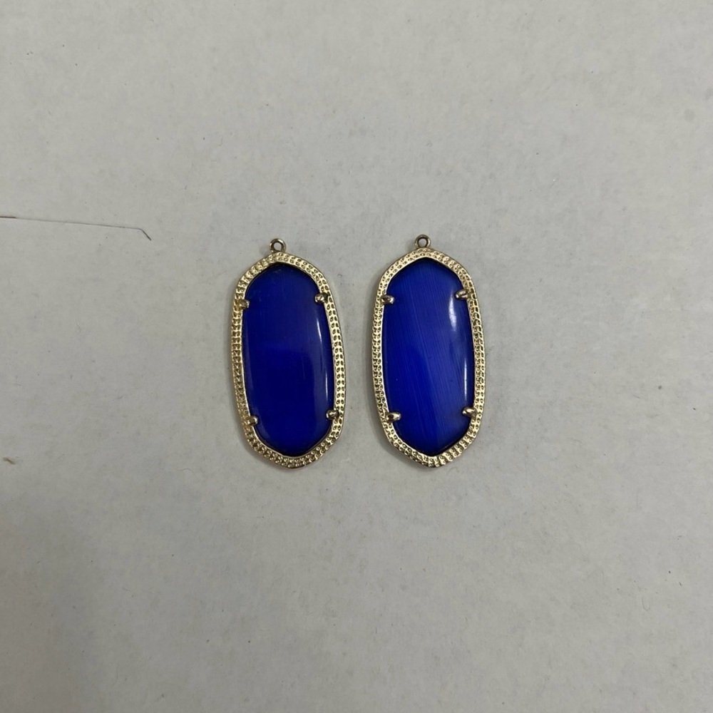 Kendra Scott earrings